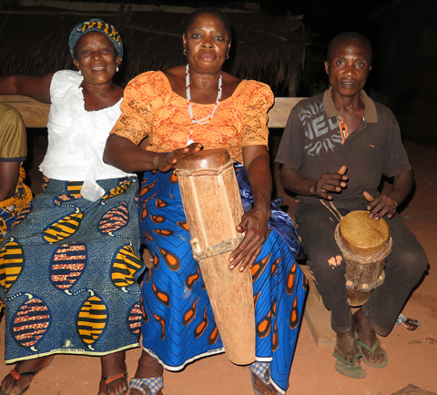 Etara - woman drummer